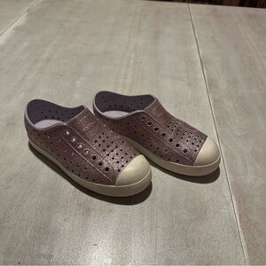 Native Kids Shoes in Shimmering Purple and White